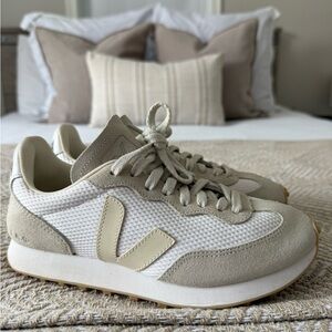 Veja Women's Beige and White Sneakers